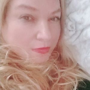 Meet your Posher, Monique